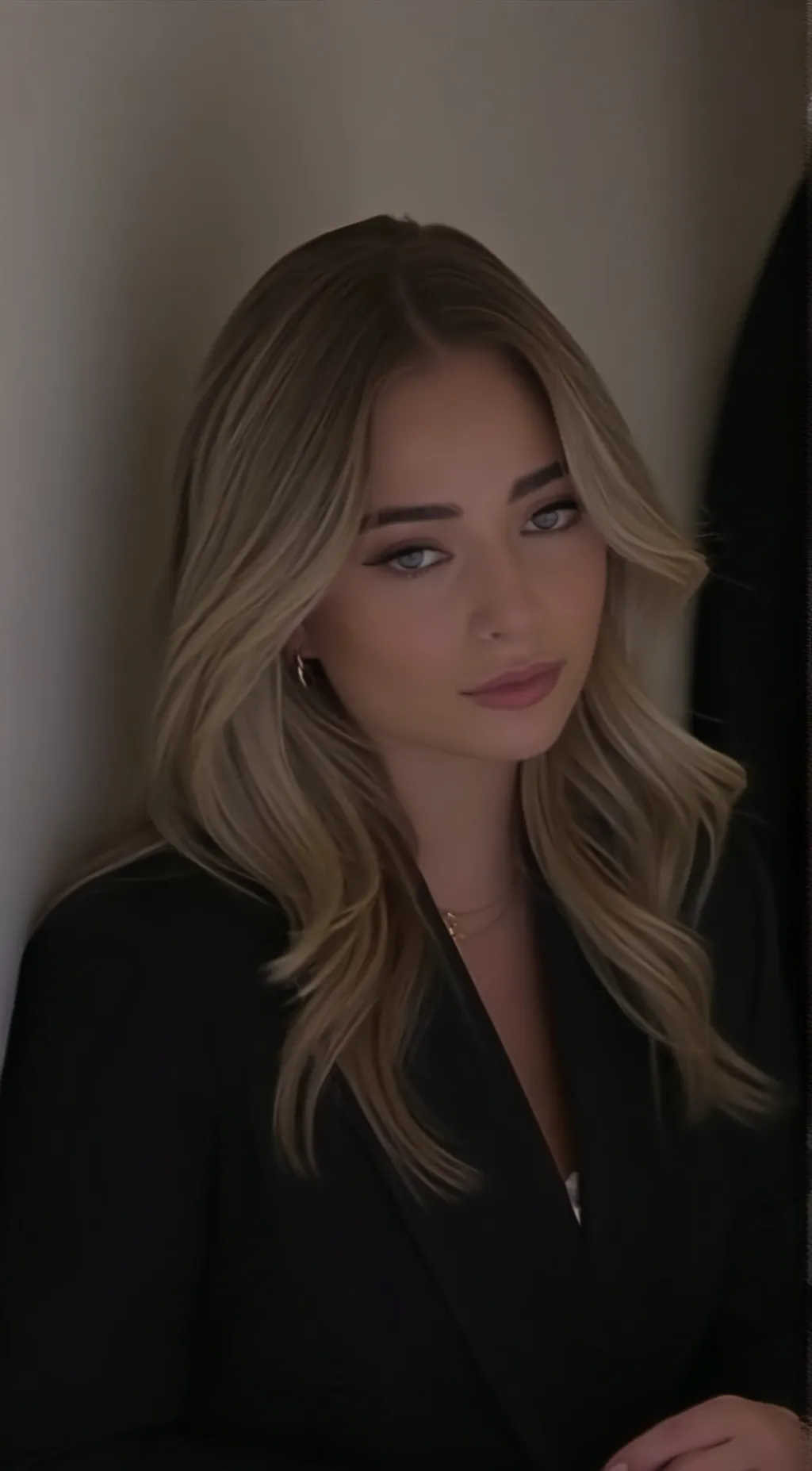 ai character: Darlie background