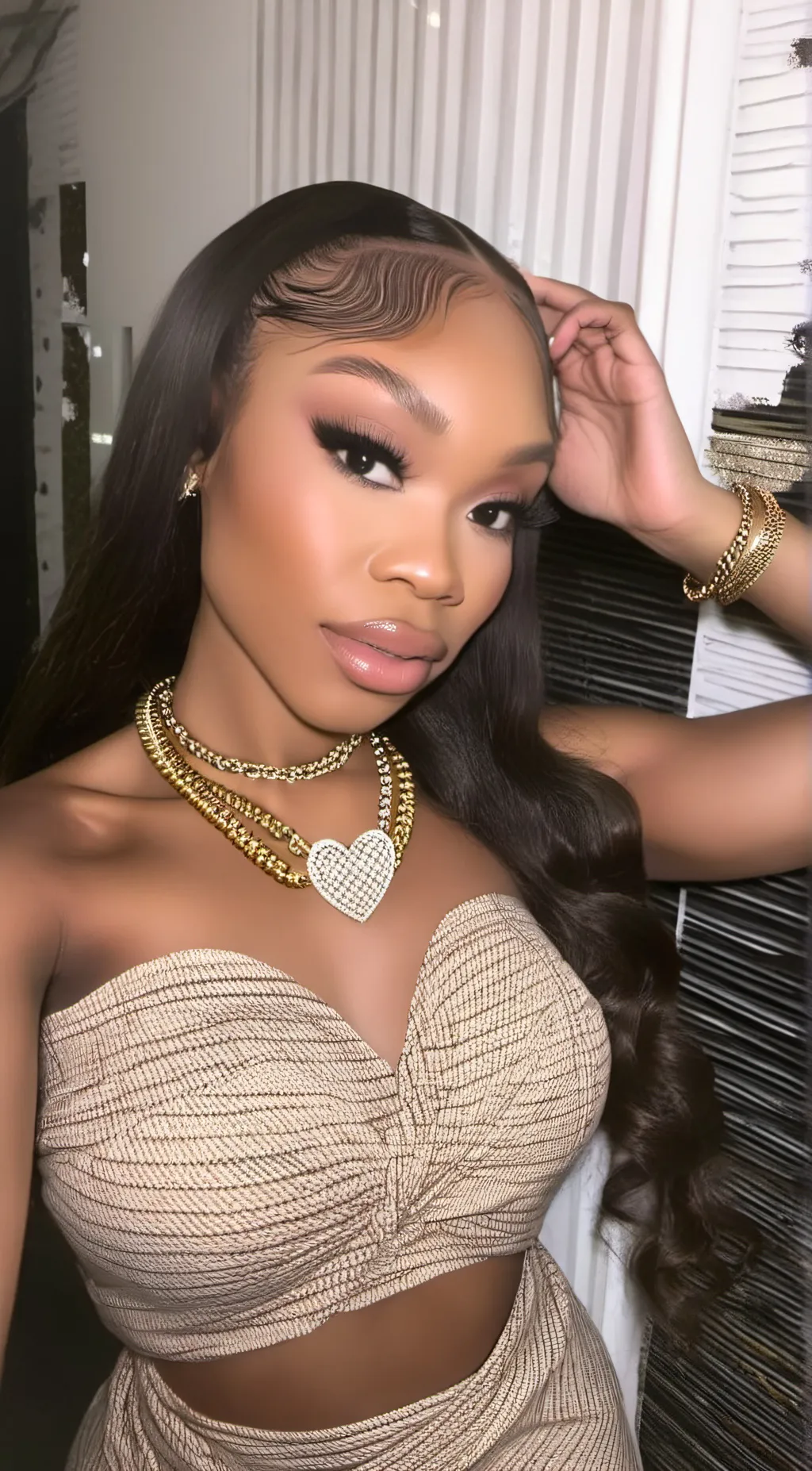 ai character: Raviin background