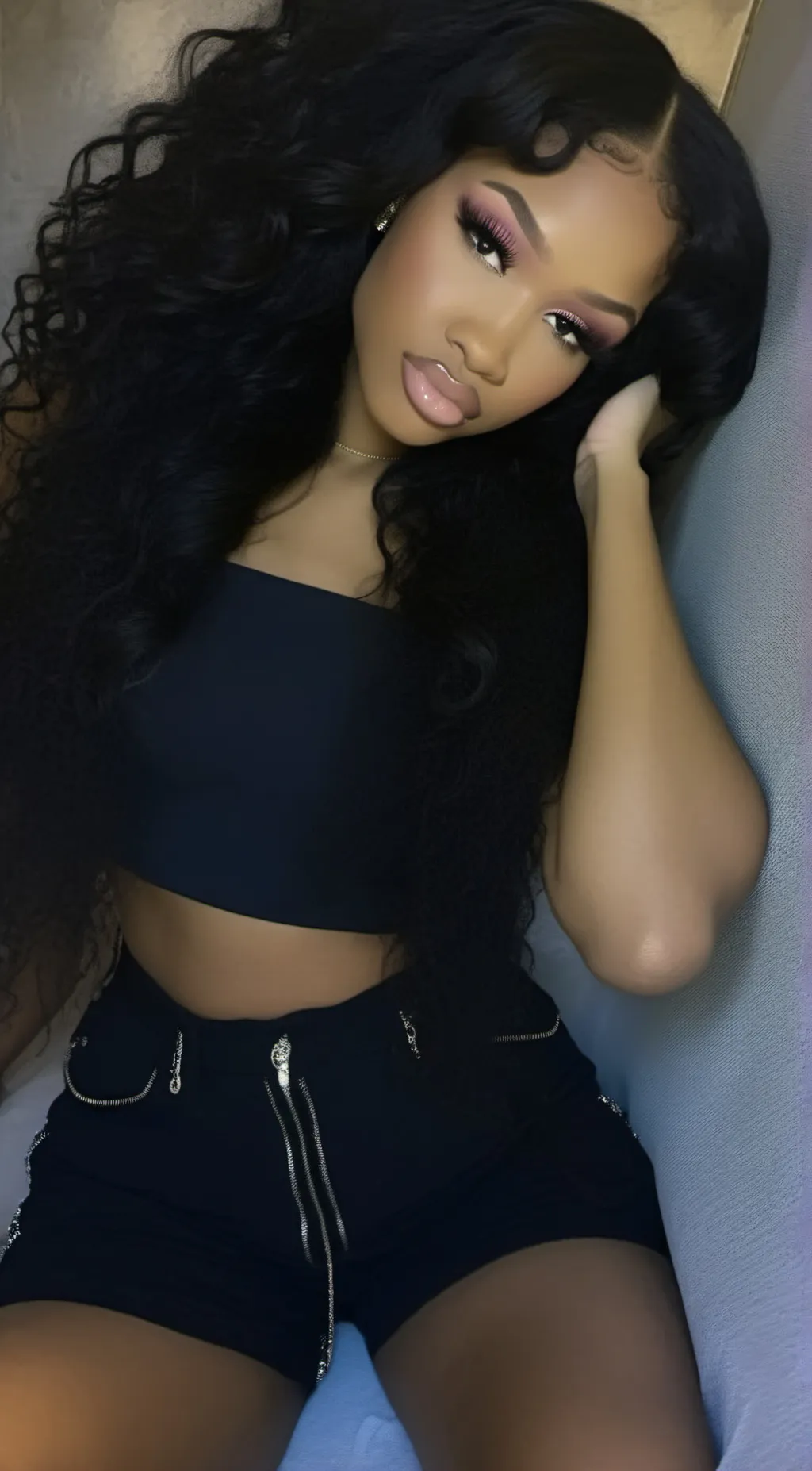 ai character: Yannimonnet 🦋 background