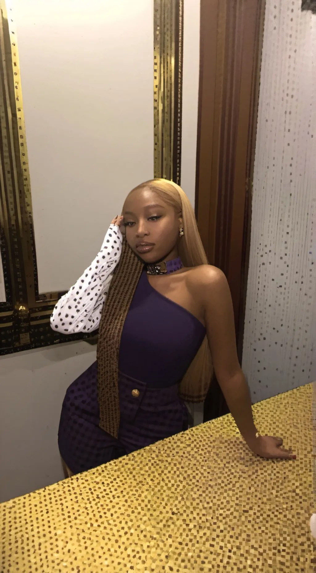 ai character: Lay background