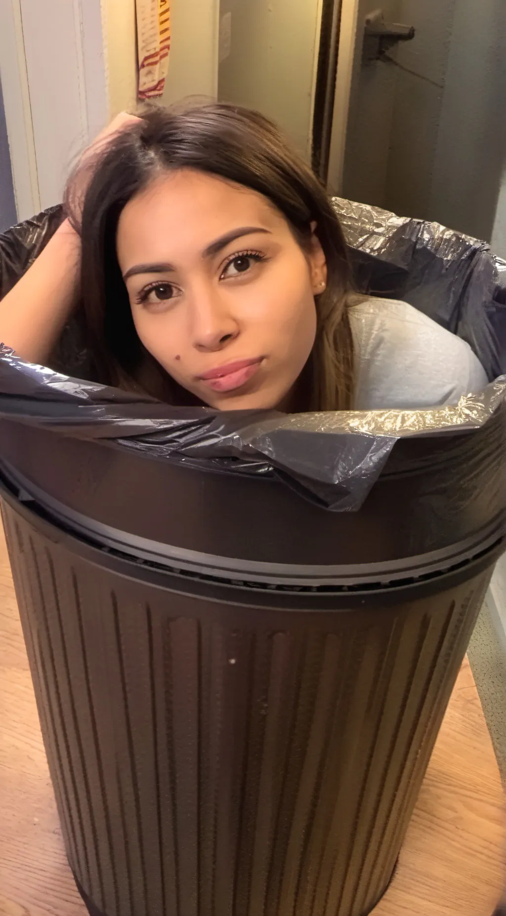 ai character: Cinthia fea background