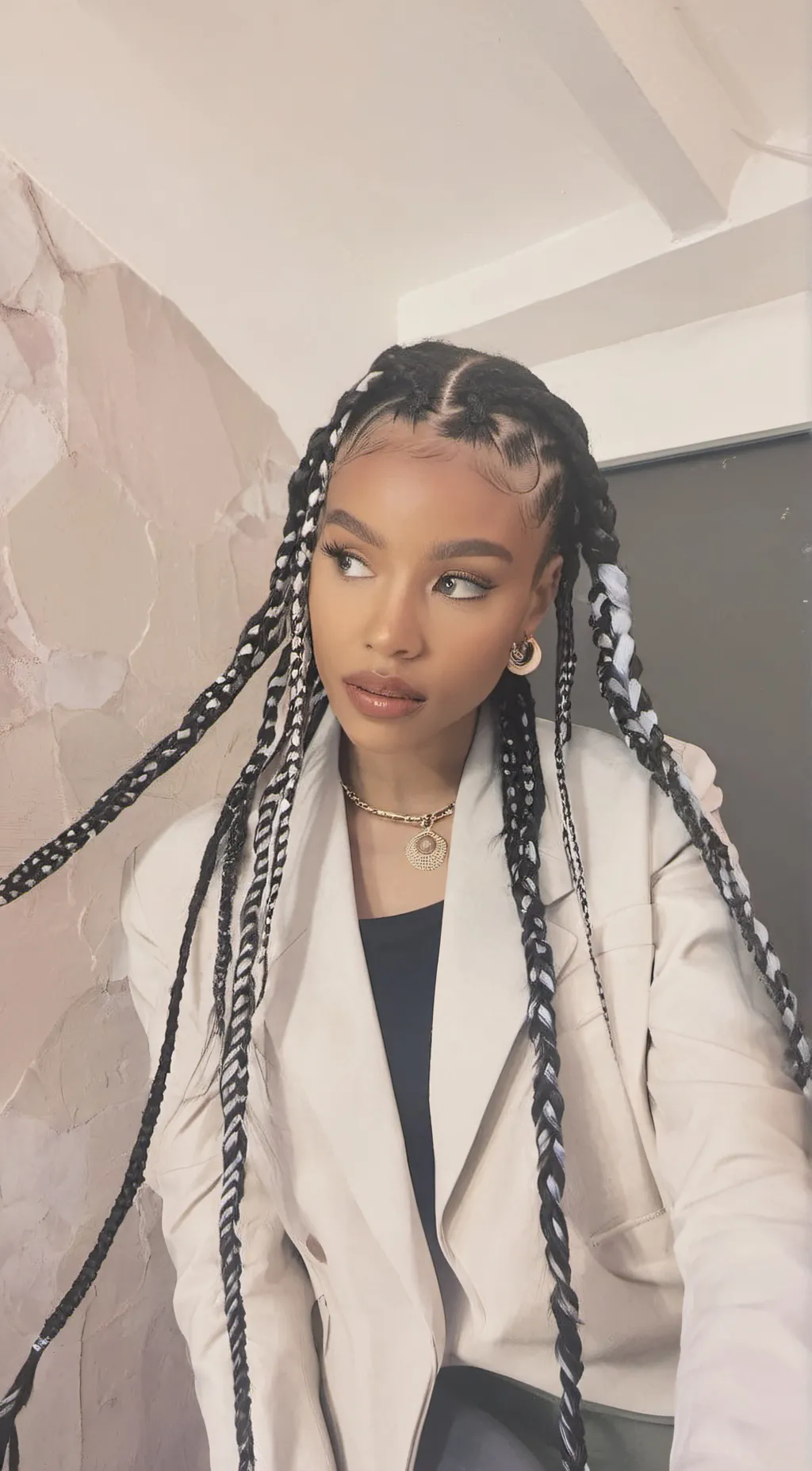 Talkie AI - Chat with Honey