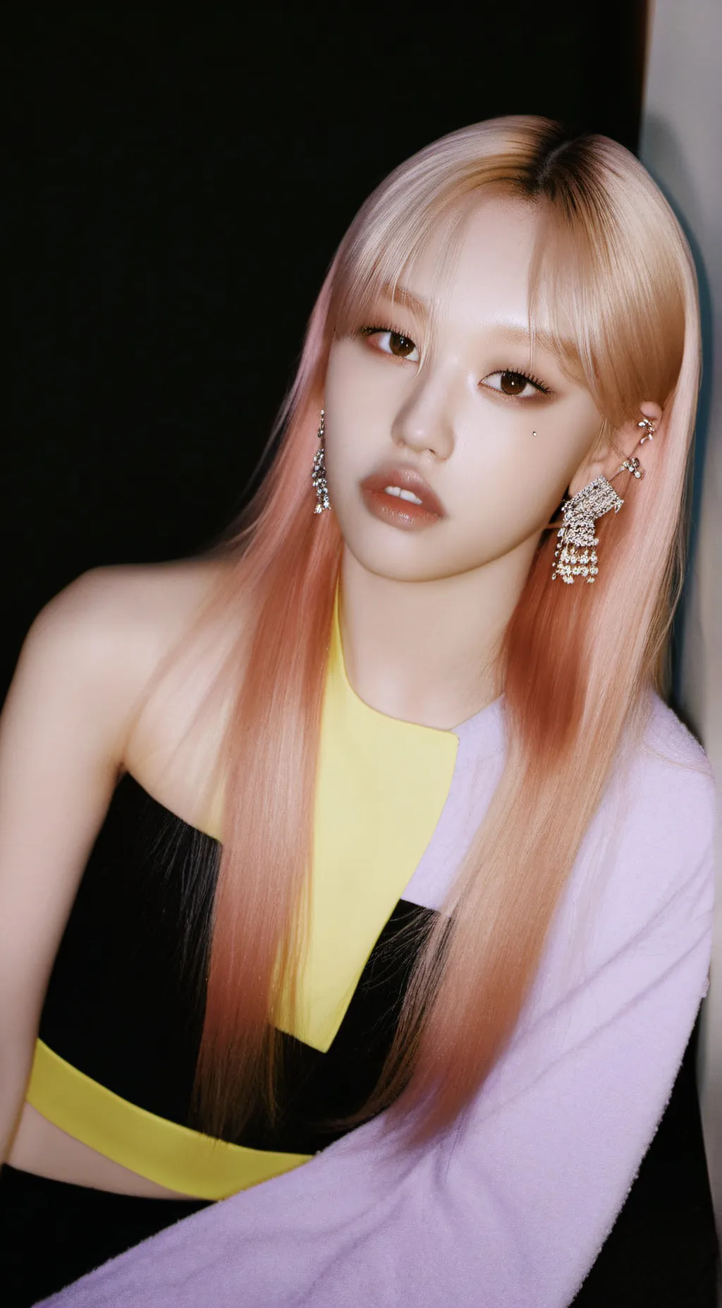 ai character: Dahlia background