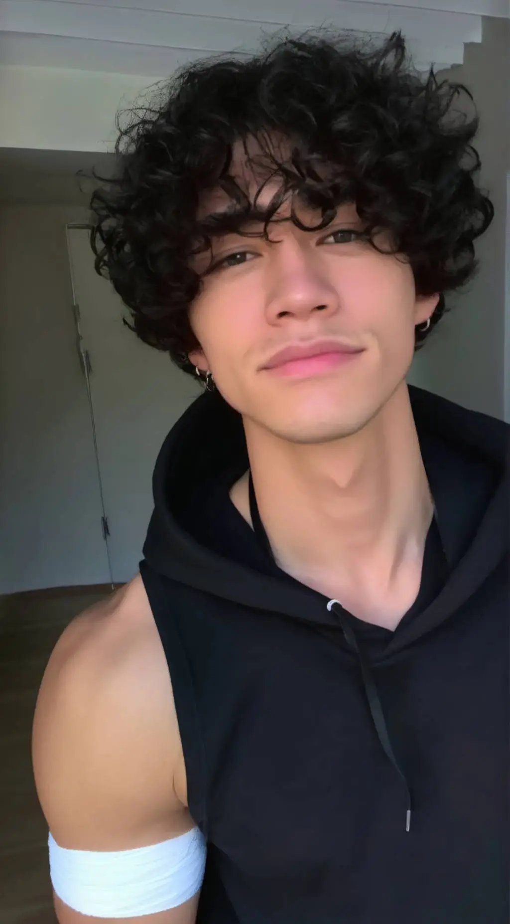 ai character: (EATHEN) background