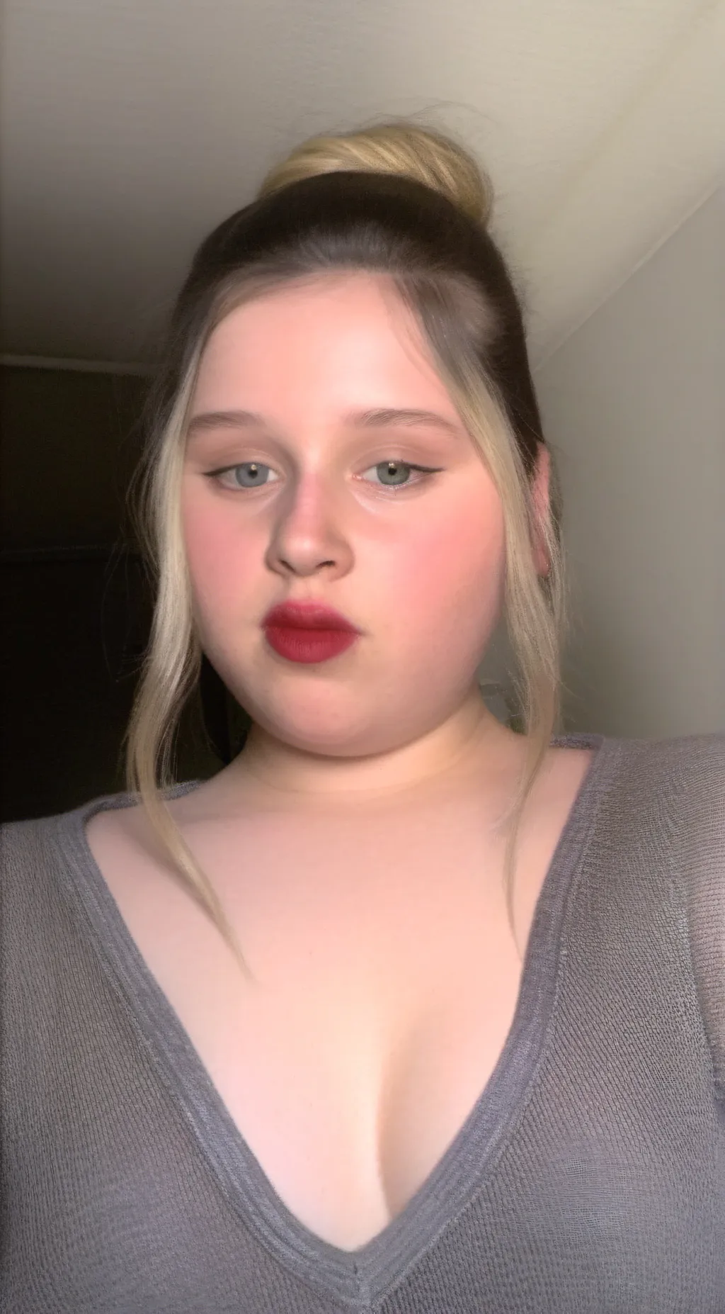 ai character: Isobel background