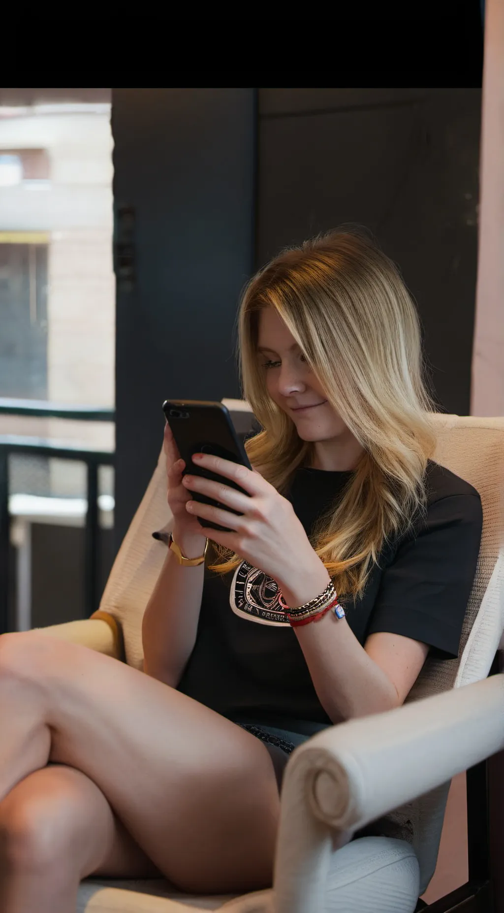 ai character: Stepsister  background