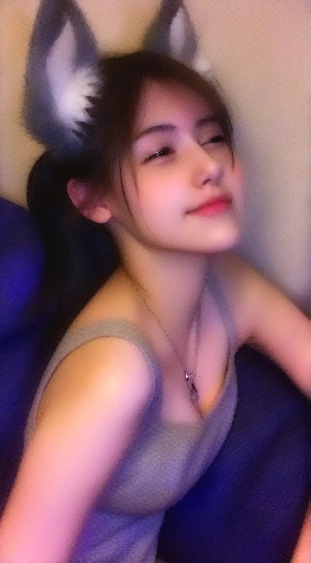 ai character: Ava  background