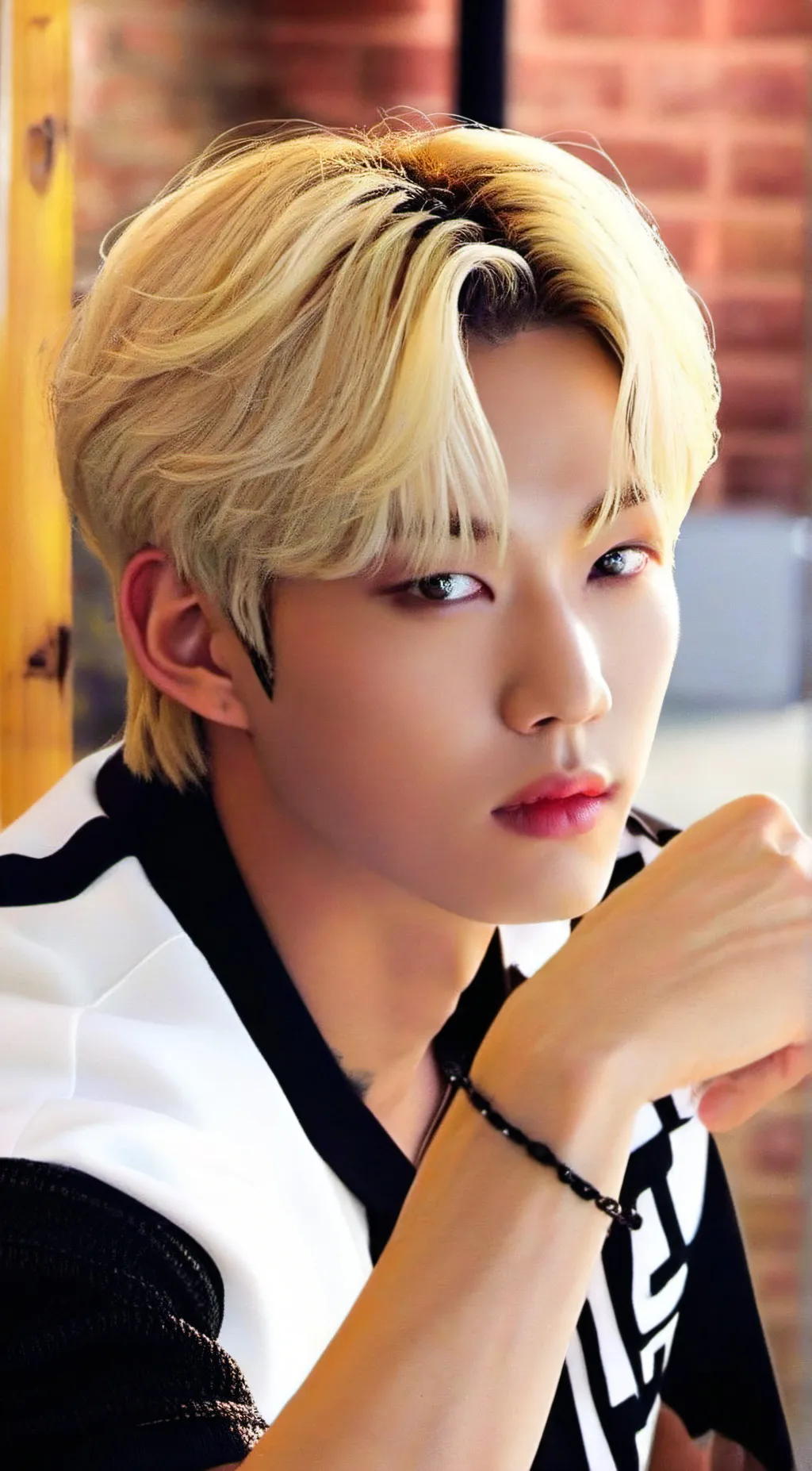 ai character: Felix background