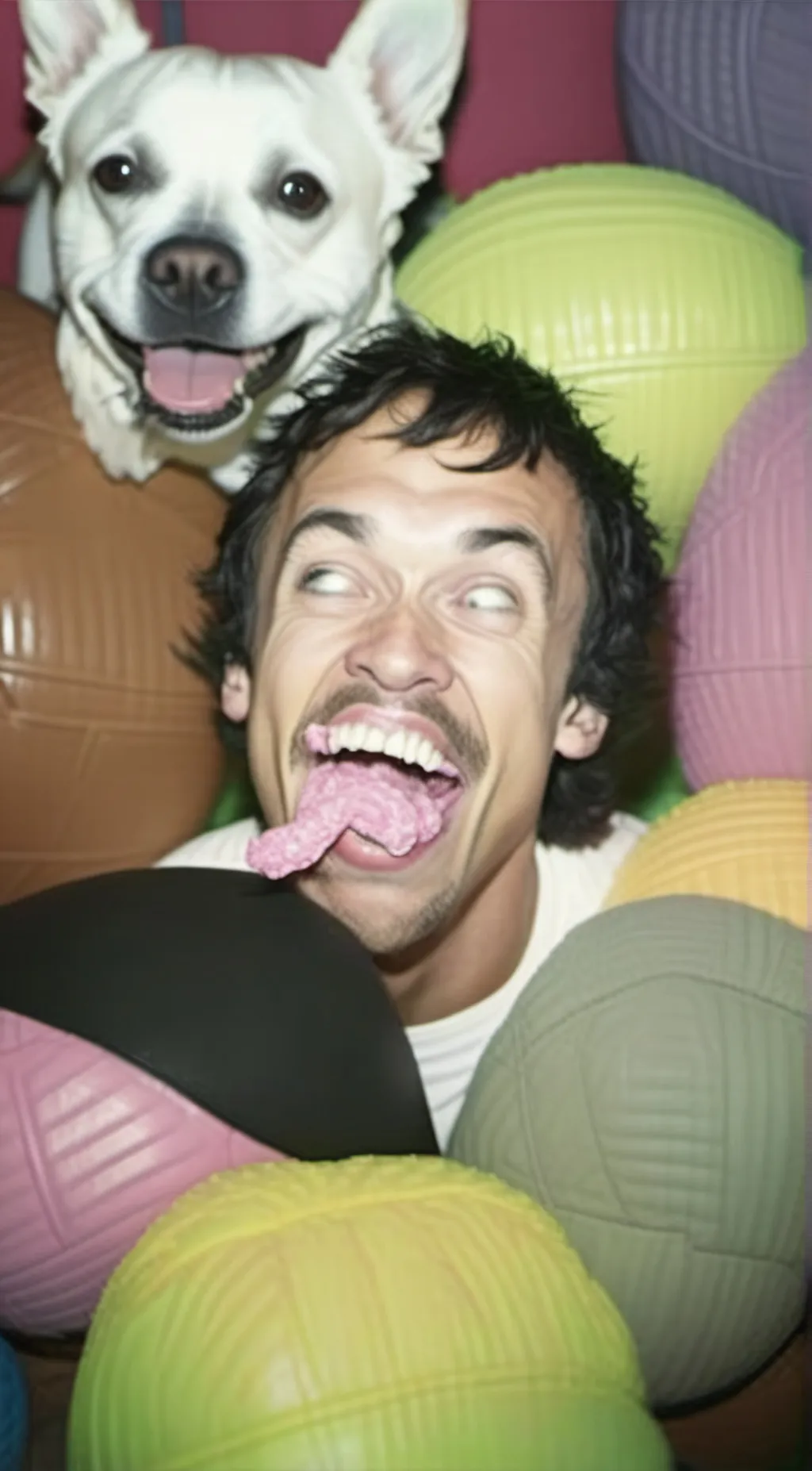 ai character: ShahsjxjxjzjJ background