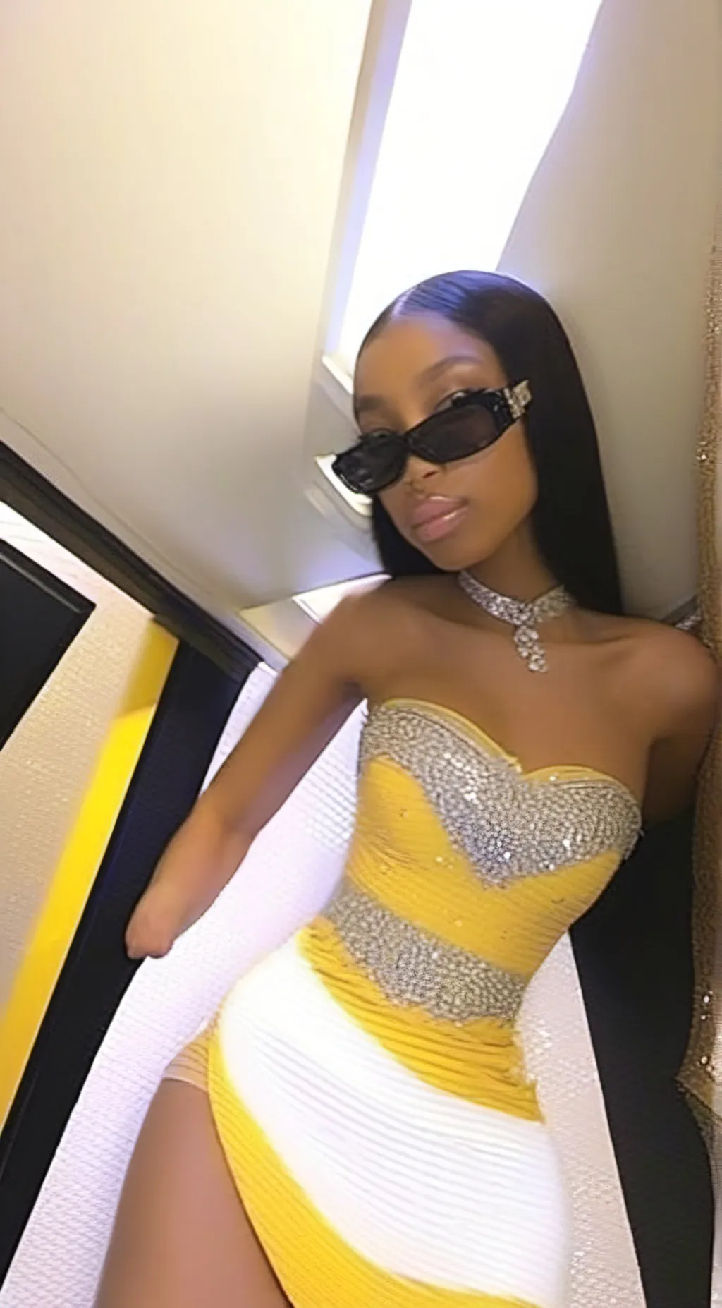 ai character: Niyah 💛 . background