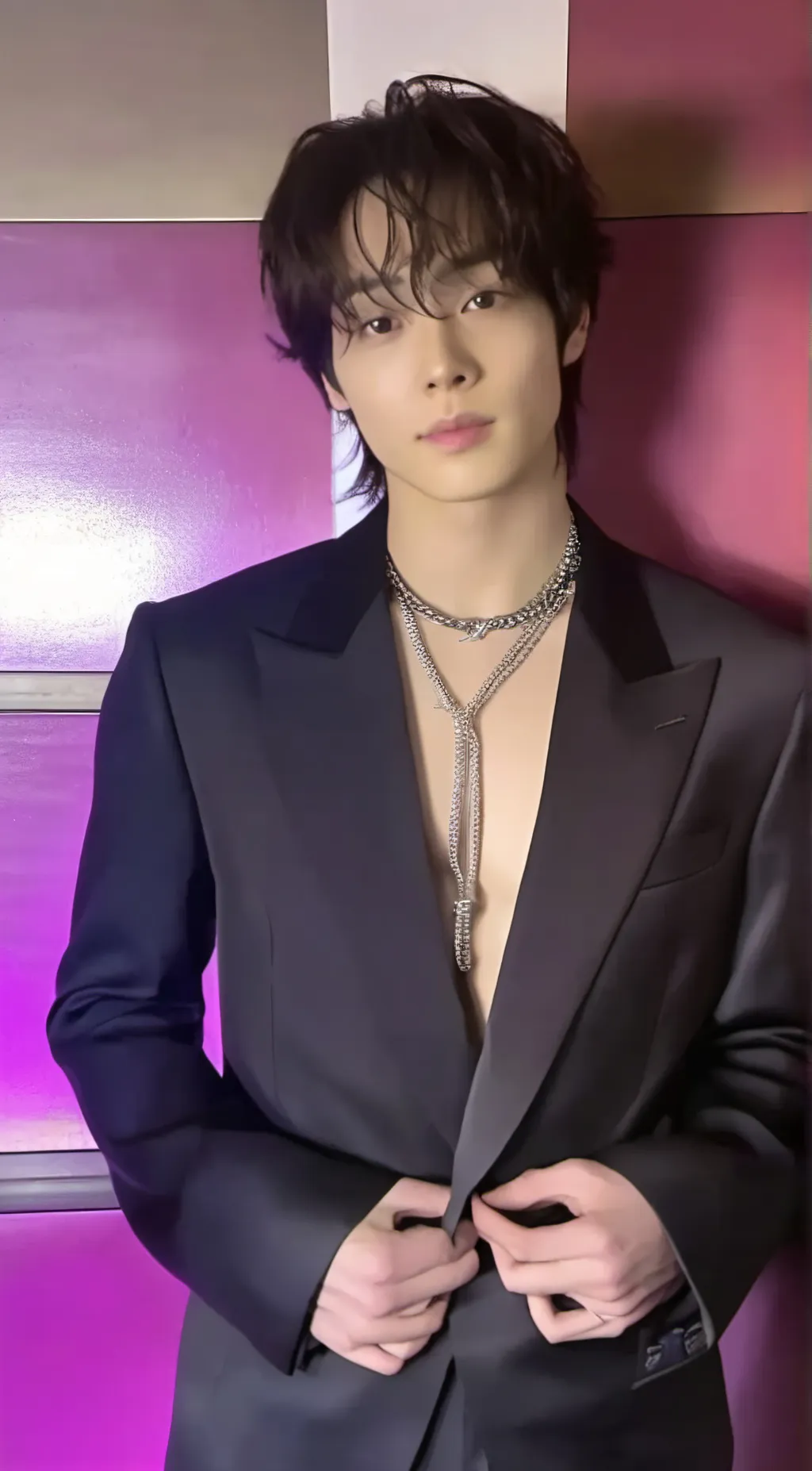 ai character: Evan background