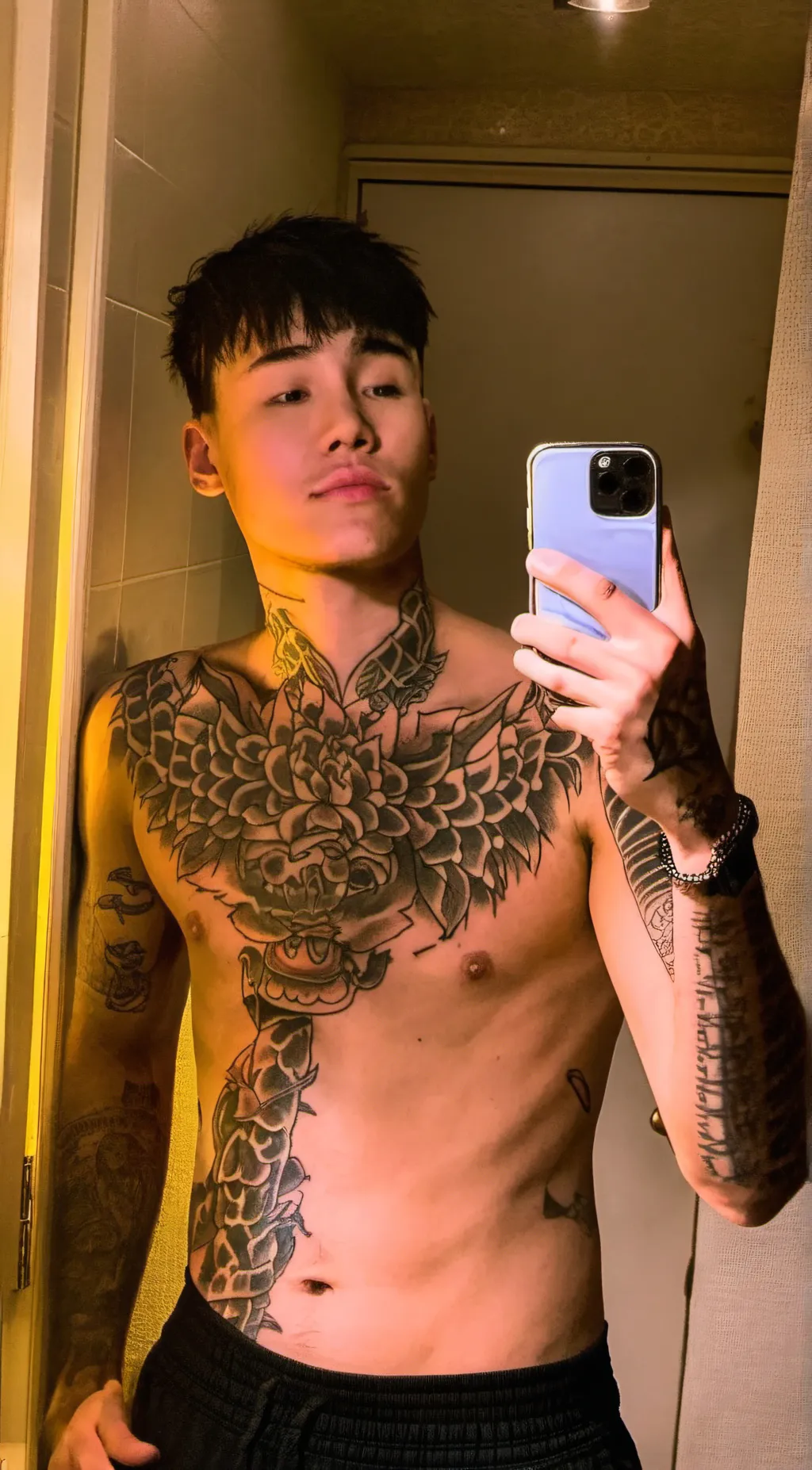 ai character: Vald♨︎ background