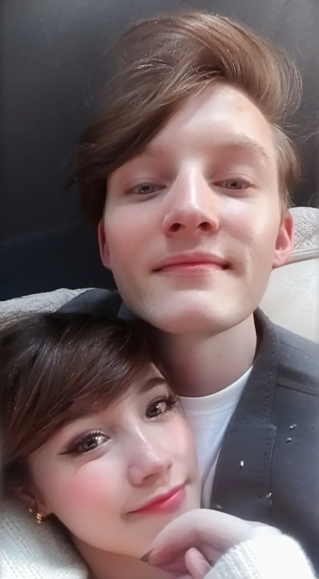 ai character: girlfriend  background