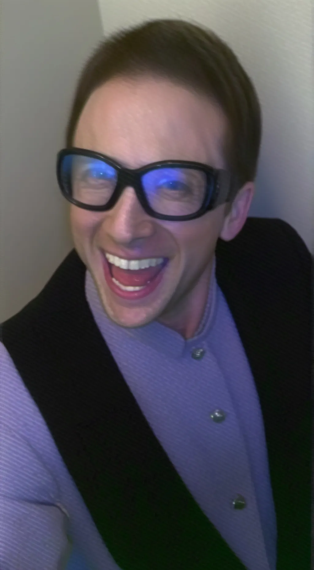 ai character: Scott Cawhthon  background